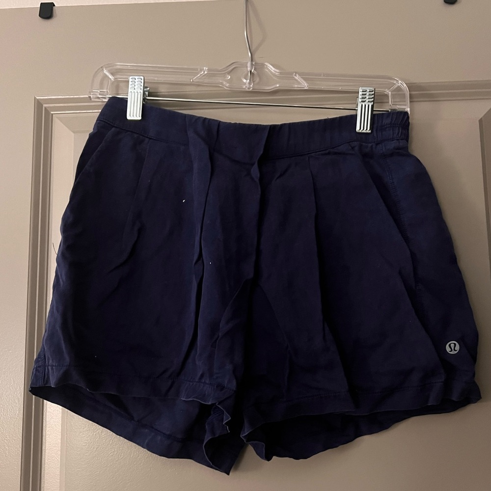 Navy short/skort lululemon